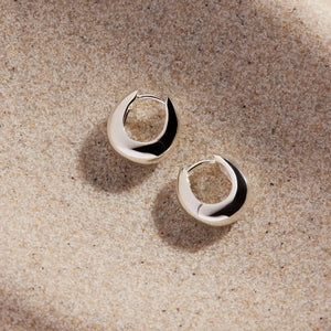 Najo Arco Huggie Earrings #25353