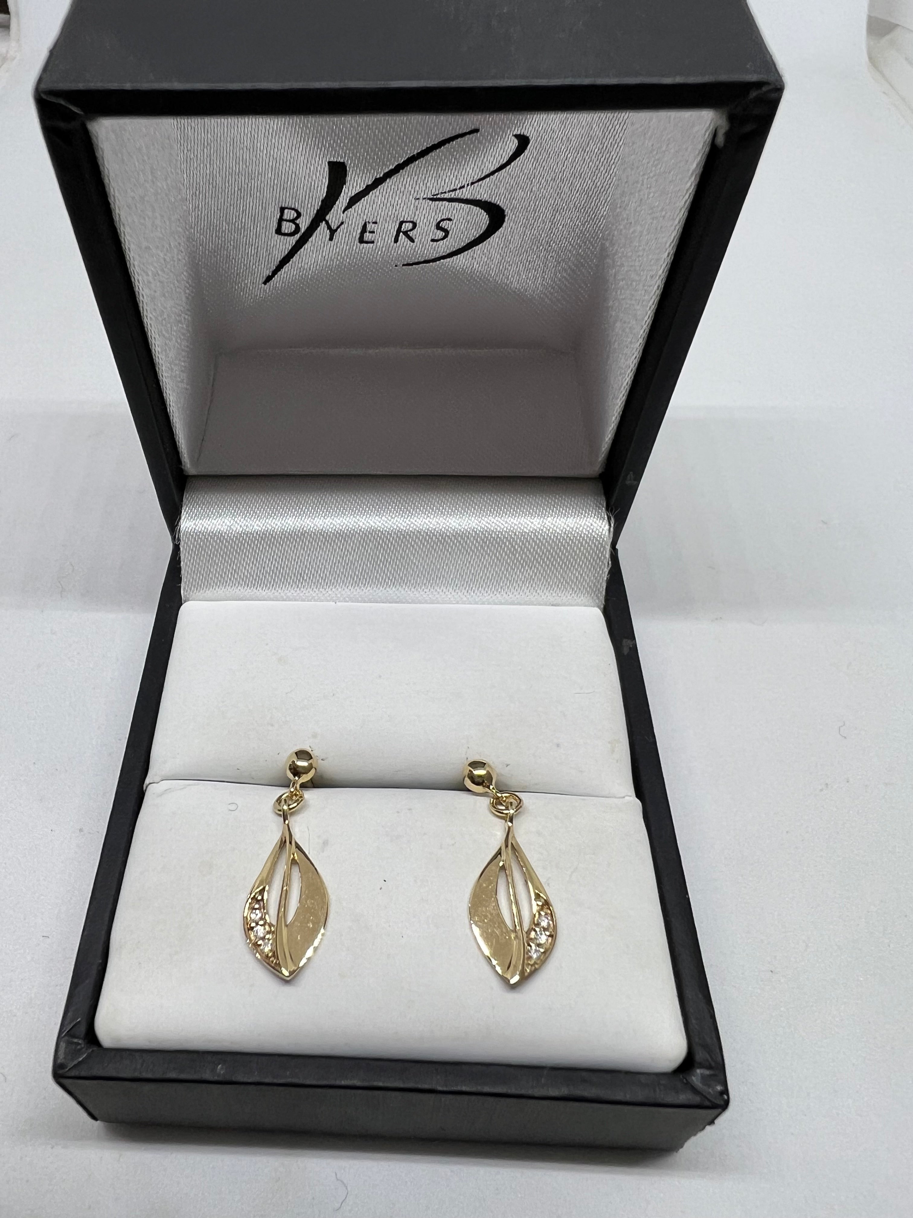 9ct Yellow Gold Leaf Shaped Dropped Earrings #21228