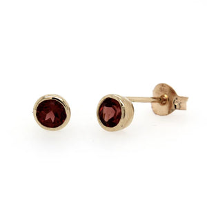 9ct Yellow Gold Garnet Round Rub Over Studs #19373