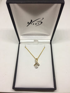 9ct Yellow Gold Diamond Cluster with Diamonds on the bale 9ct Sterling Silver Chain #17011
