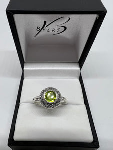 Sterling Silver Antique Style Round Peridot Ring #