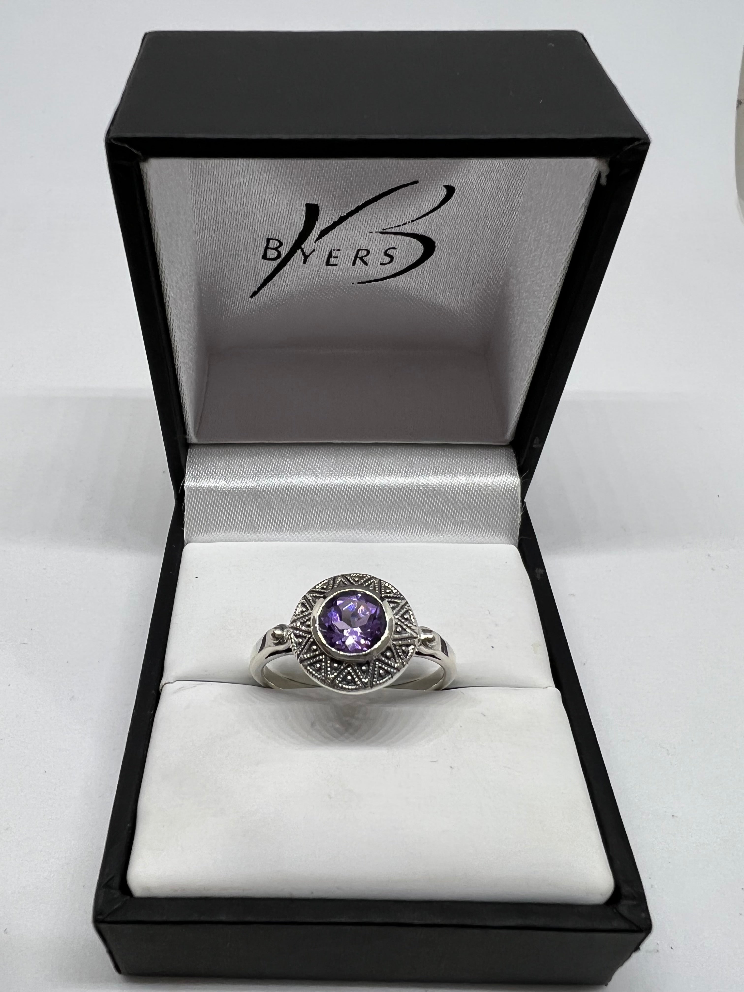 Sterling Silver Antique Style Round Amethyst Ring #