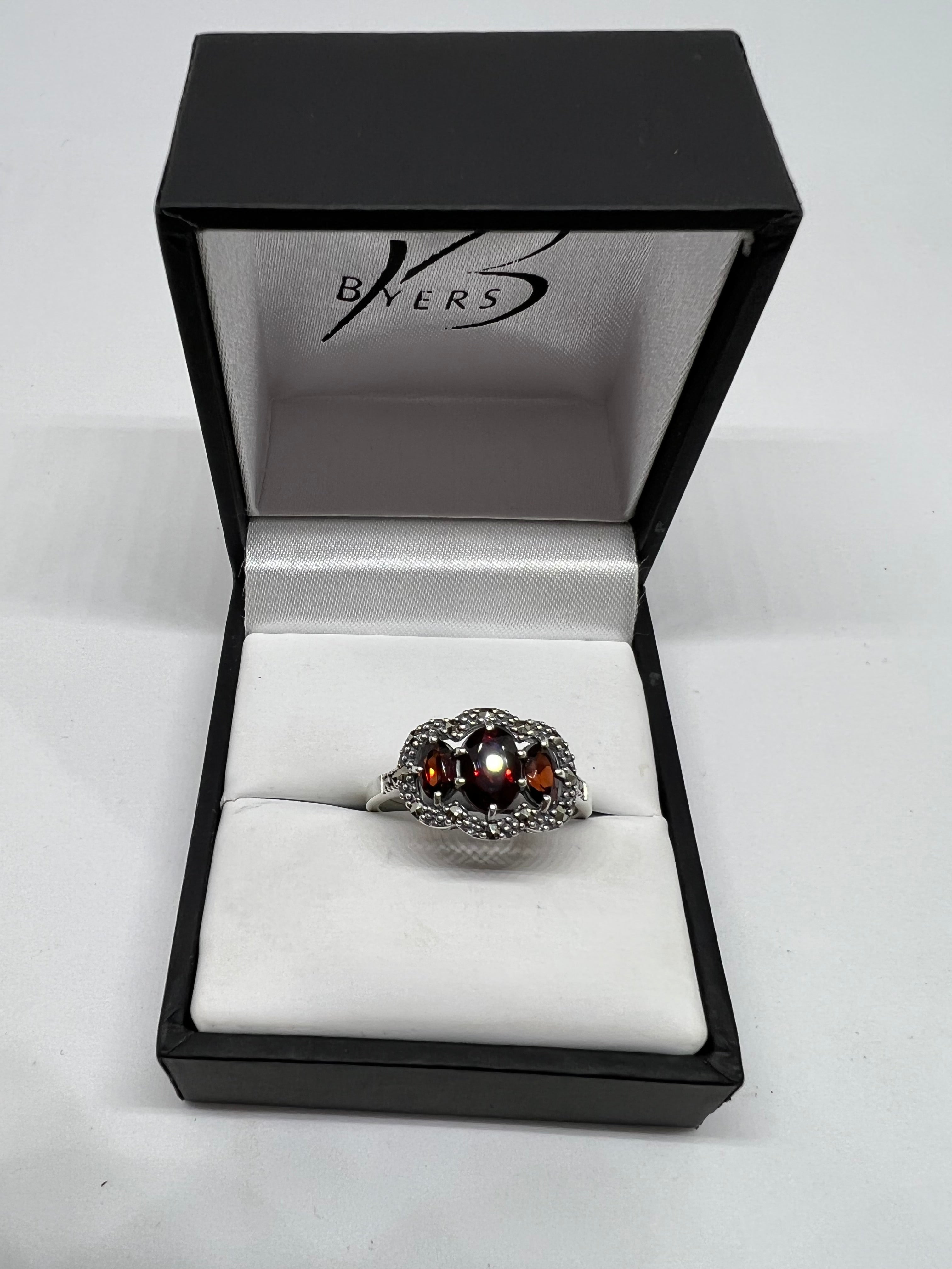 Sterling Silver Antique Style 3 Oval Garnets & Marcasite Ring #
